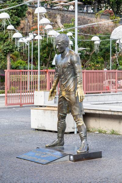 Statue of Cristiano Ronaldo (Estátua de Cristiano Ronaldo (Ricardo Velosa,